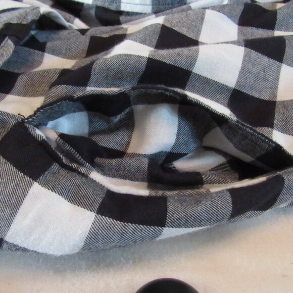 Marmot Black & White Lightweight Flannel with Side Pockets Size Medium EUC - Picture 6 of 9